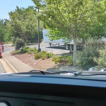 my wife don't love me anymore #ourtruckinglife #truckesvlogs #reallifetruckers #longhaultrucker