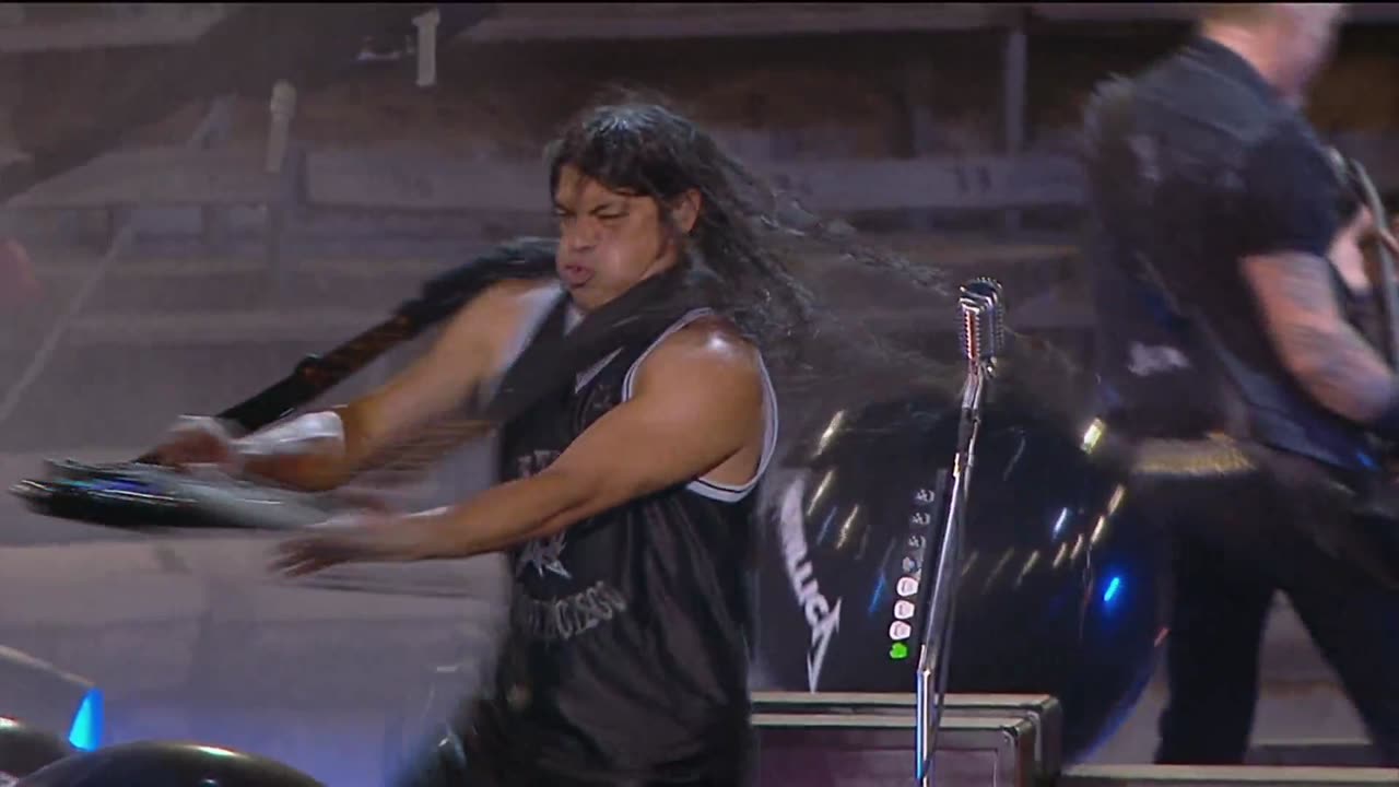 Seek & Destroy (with 'Wasting My Hate' outro) - Metallica (live)