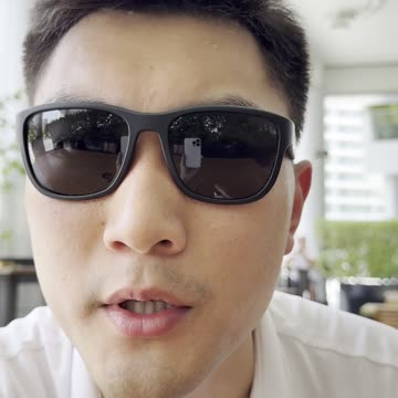 Girls with “daddy issues” be like