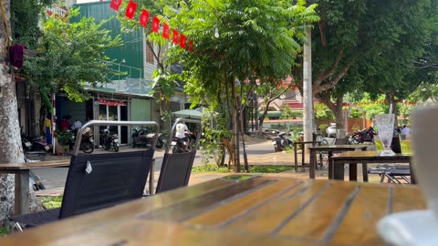 A Slow Morning at My Favorite Café – Just Coffee, Calm, and City Sounds