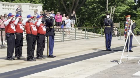 Steve places Wreath at the Tomb of the Unknown Soldier