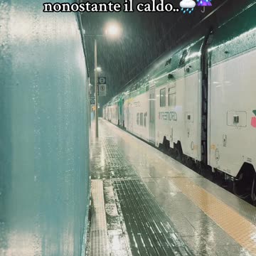 Heavy rain suddenly falls on Milan, despite the heat 🌧️💤 #thundersounds #rain #rainoundforsleep