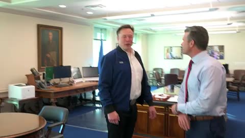 Elon Musk MEETS Secretary of Defense at Pentagon Headquarters!