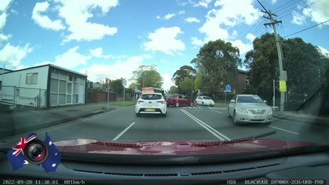 Aussiecams - Mitsubishi lancer collides with 2 cars then fails to stop! Riverwood