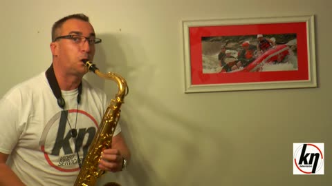 Peter Boiadzhieff playing on saxophone