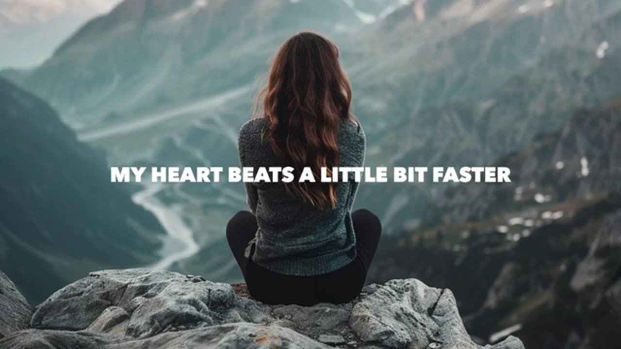 Hoang - No Parachute (Lyrics) feat. Daye