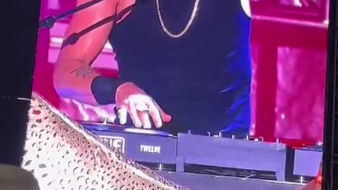 Kid Rock on the turn tables.