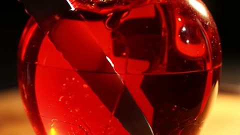 🔥 “Slicing Glowing Glass Apple in Ultra Slow Motion – Hypnotic Visuals!”