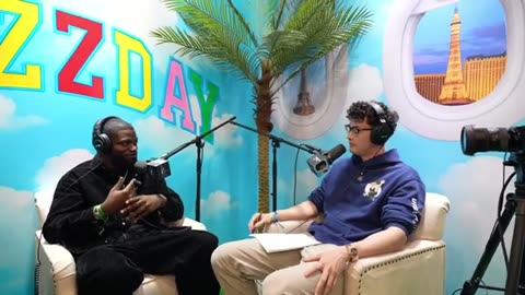 NETWORKING AT COMPLEXCON with DJ AKEDMIKS