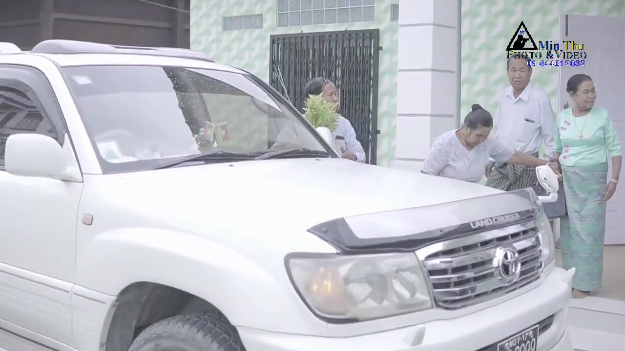 Find the groom who asks his wife for 10,000 lakhs