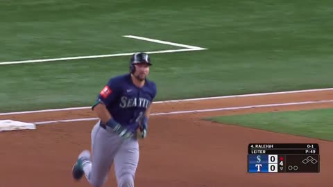 MLB - Cal Raleigh absolutely demolished this baseball 😮