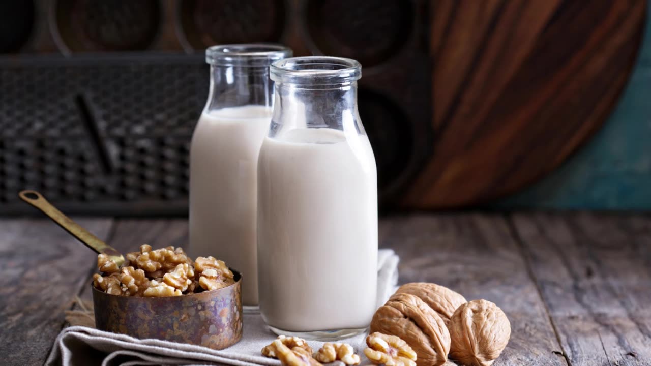 दूध और अखरोट एक साथ खाने के फायदे #short #health #viarl #trending