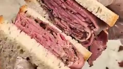 Anthony Bourdain’s Favorite Pastrami in NYC – Pastrami Queen Must-Try!