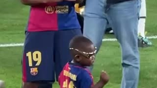 🎯🔥 ¡LAMINE YAMAL DESLUMBRA CON LOOK RADICAL Y CELEBRACIÓN FAMILIAR TRAS VENCER AL REAL MADRID! 🔥🎯