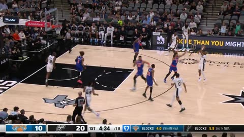 NBA - CP drills the deep 3 to cap a 16-1 Spurs run!