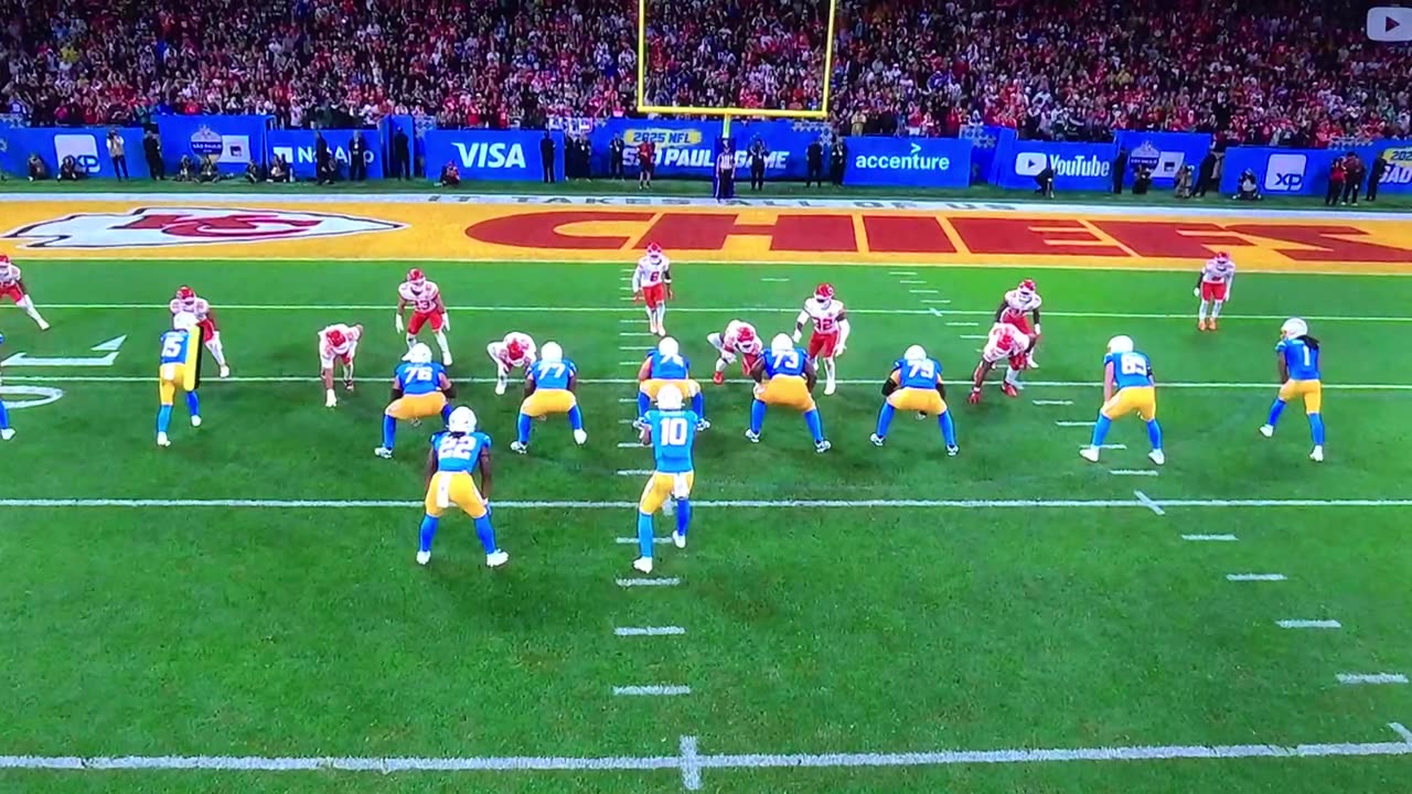 Chargers QB #10 Justin Herbert making it look too easy in São Paulo