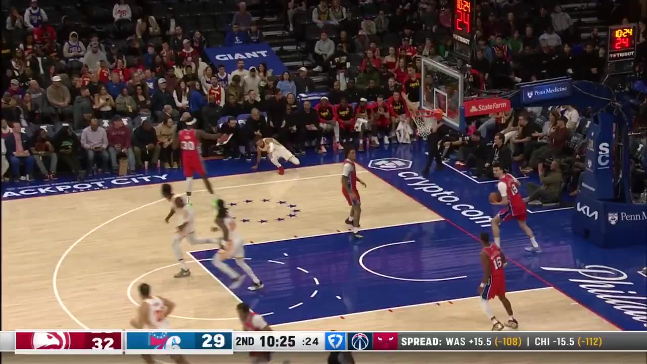Atlanta Hawks - Trae SWISHED this tough 3 ❄️