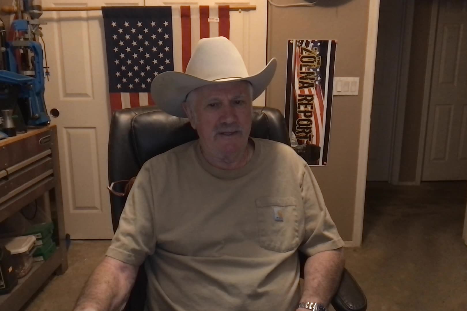 Melania Received An Einstein VISA Due To Her Nude Modeling!