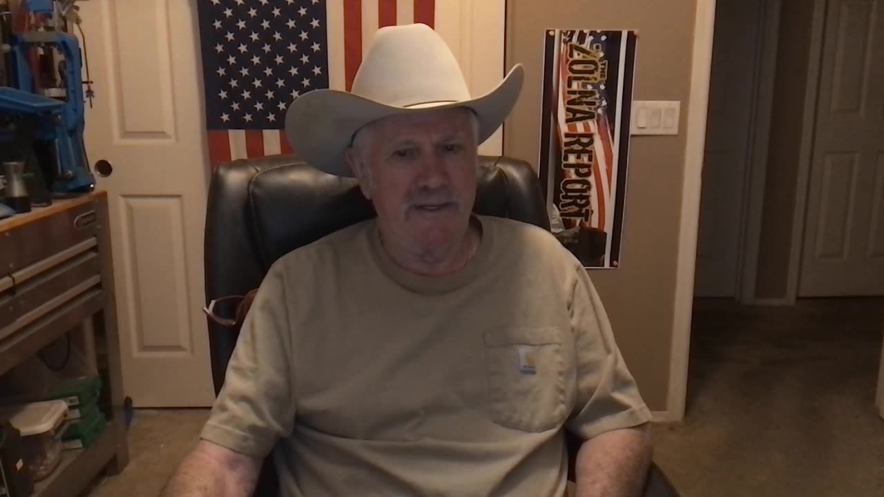 Melania Received An Einstein VISA Due To Her Nude Modeling!