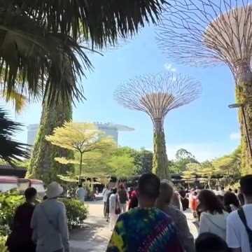 Massive fire breaks out at Singapore’s Marina Gardens building
