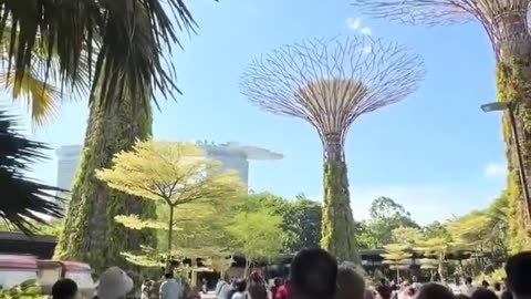 Massive fire breaks out at Singapore’s Marina Gardens building