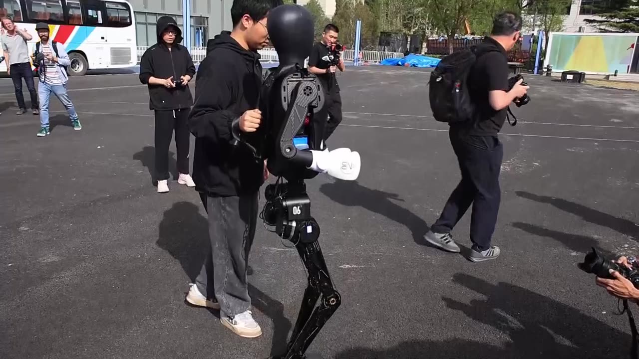 Robots al trote: así avanza China hacia una convivencia tecnológica cotidiana