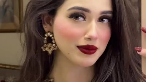 Cute lady😘
