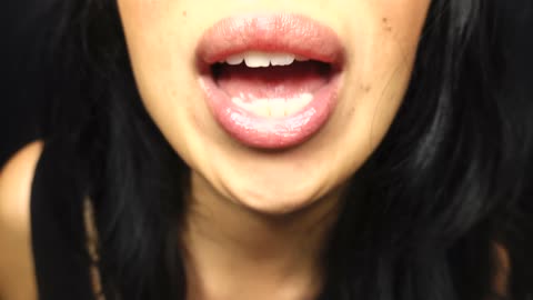 ASMR SOOTHING LENS CLEANING 