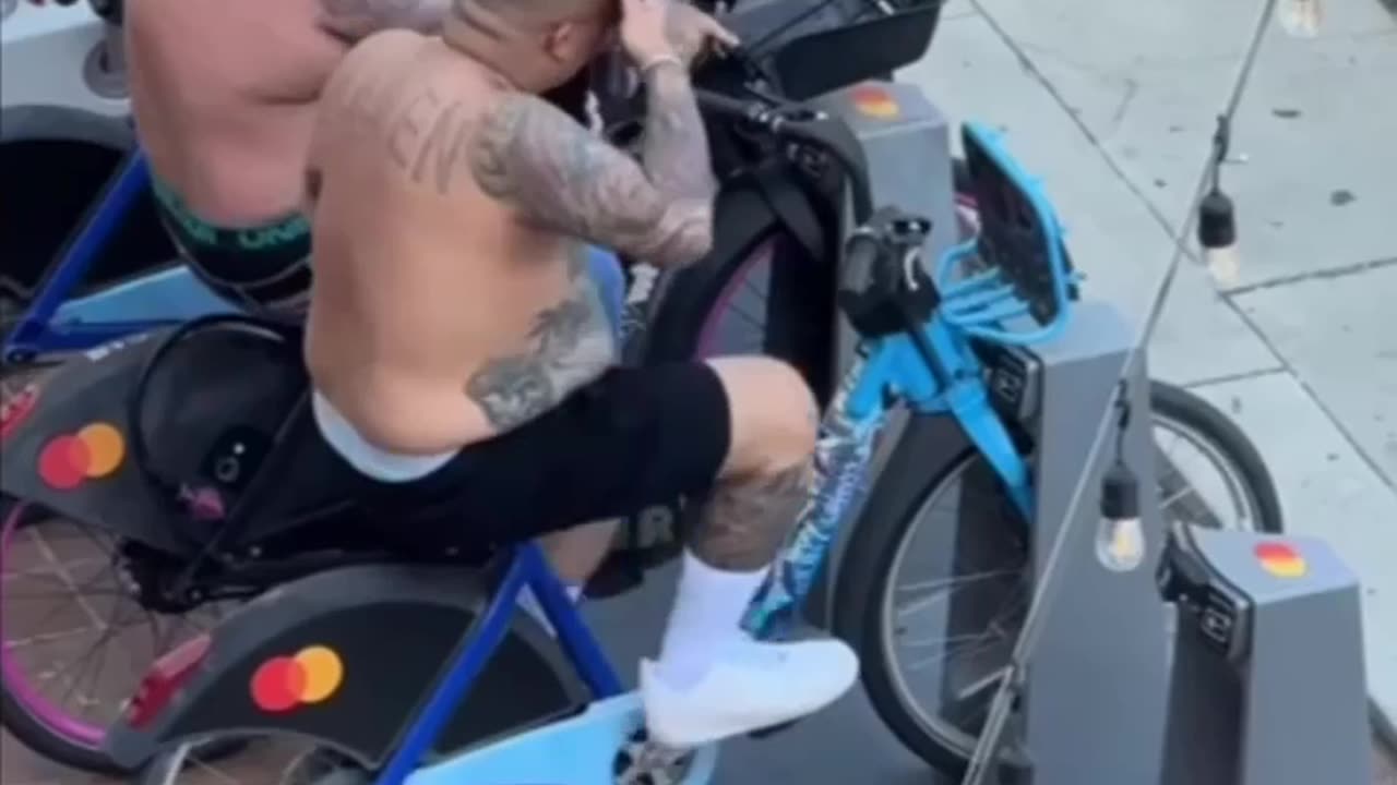 When a friend and I decided not to go to a bar but to go in for sports 🤣