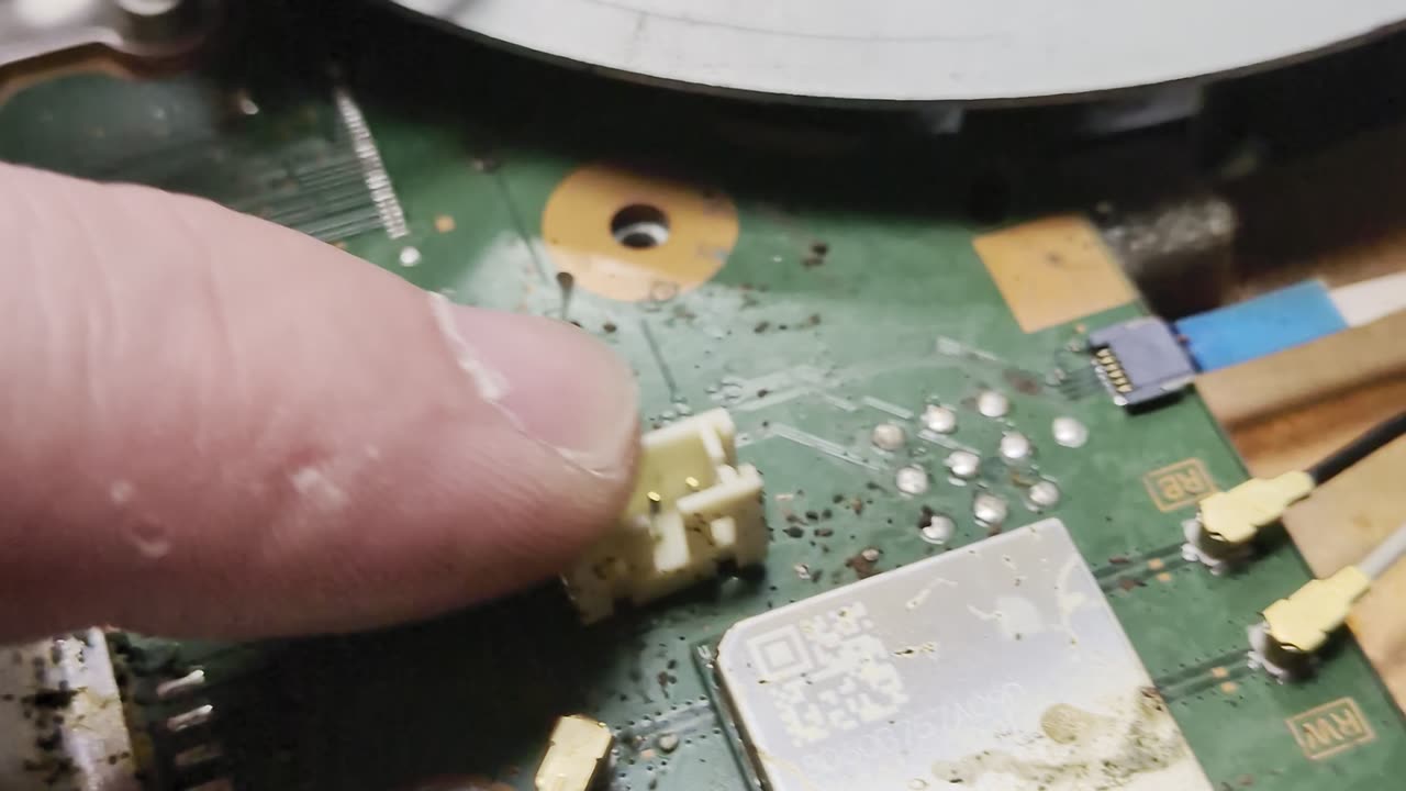 PS5 HDMI Grand Slam! HDMI, Weed, Fan Connector and Live Roaches Fixed!