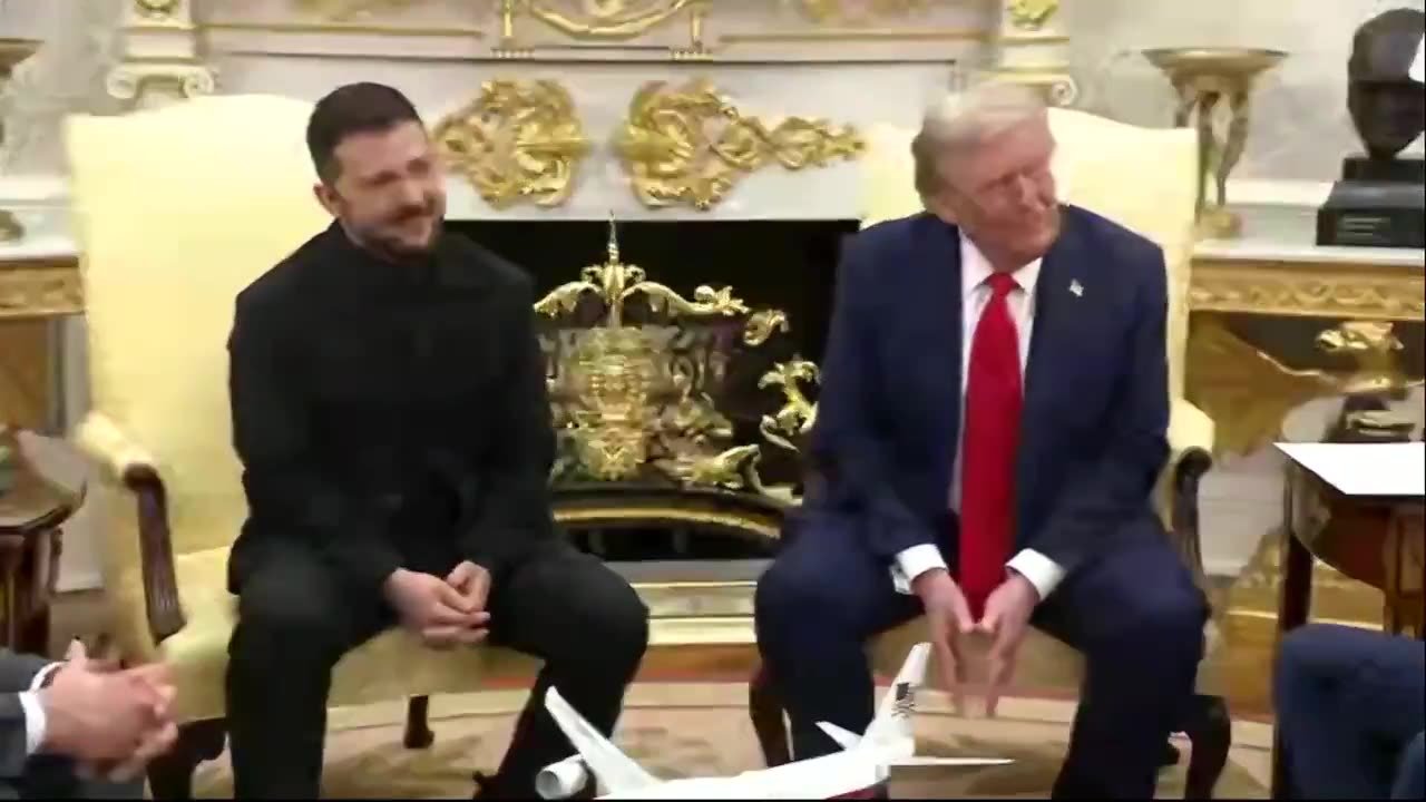 🔥Reporter to Zelensky: You look fabulous in that suit! 🤣