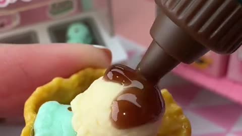 Mini Ice Cream Sundae Magic! 🍨✨ #MiniVerse Craze
