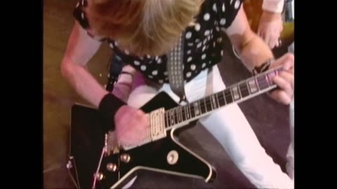 DEF LEPPARD - FOOLIN ( OFFICIAL MUSIC VIDEO )