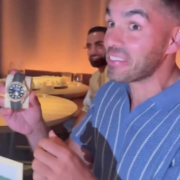 Drake gifts Kyle from NELK a $200,000Rolex for his birthday in London 🤯