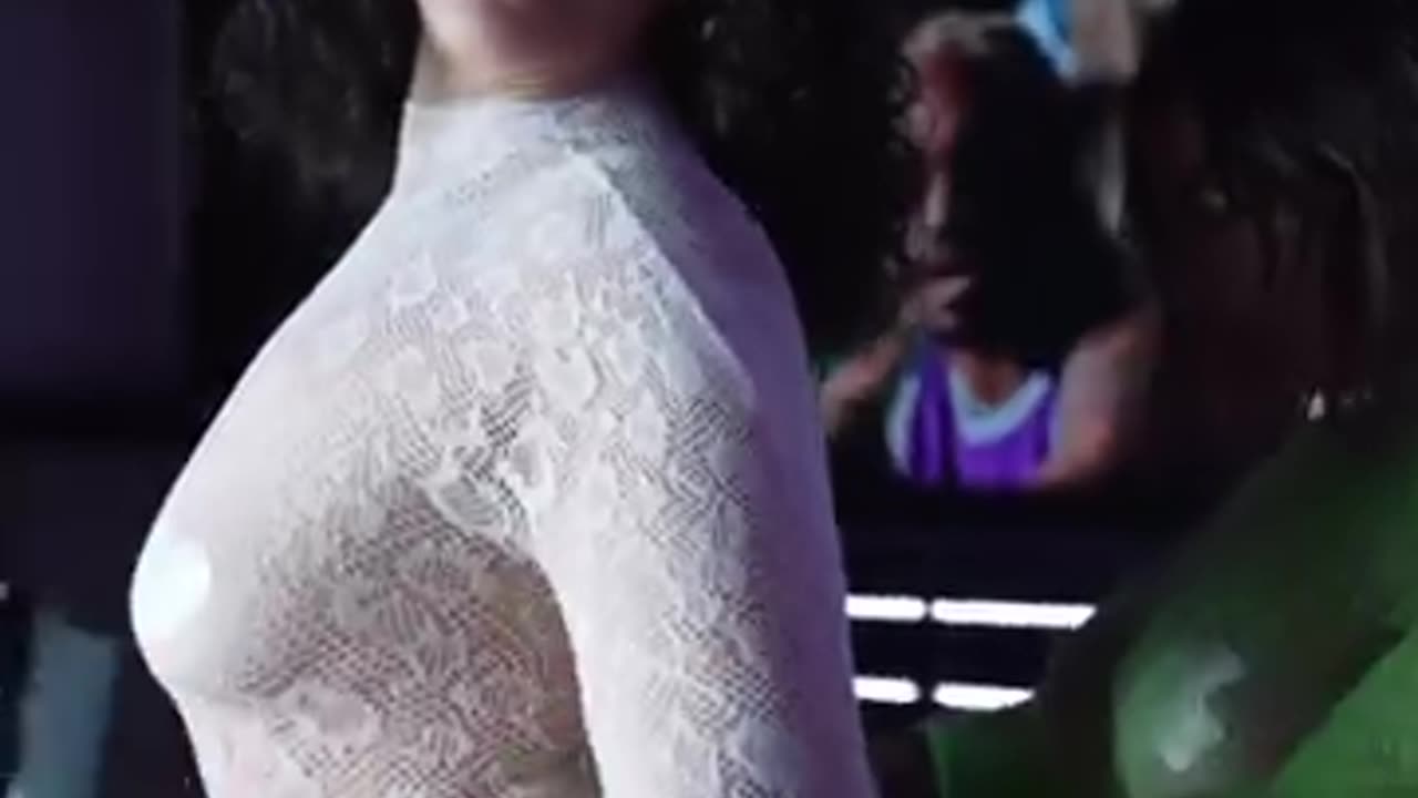 Sexy Curves in Sync