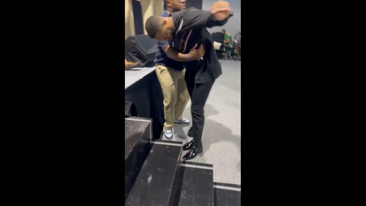 Praise your way #praisebreak 🕺🏾🕺🏾💃🏽