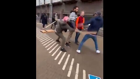 Muslim immigrants beat students with sticks at University of Amsterdam