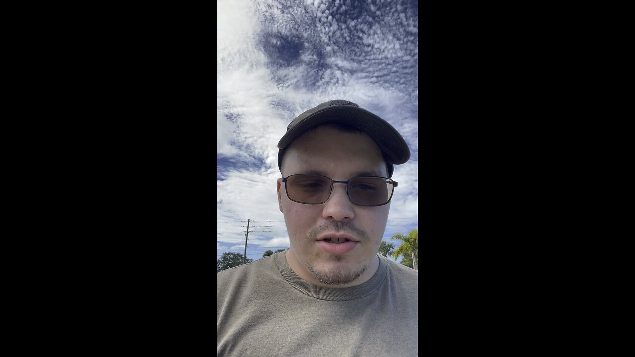 ￼