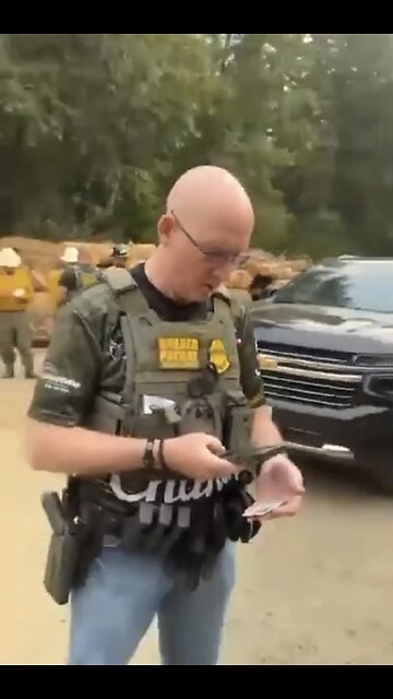 ICE-BORDER PATROL ARREST👮👨‍🚒🚨👲📸ILLEGAL ALIENS WORKING AS FIREFIGHTERS👮🏻‍♀️🚨🧑‍🚒🚔👮‍♂️💫