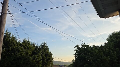 Chem trails going hard above Sw pa, get ready for bad weather
