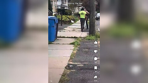 Guy Gets Sliced With Boxcutter During Street Fight