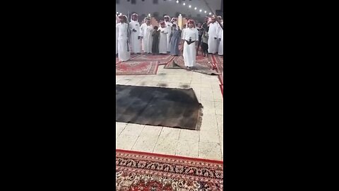 🇸🇦 Saudi Arabia. What is this game? (In fact, it is a traditional war dance called Al-Ta’sheer