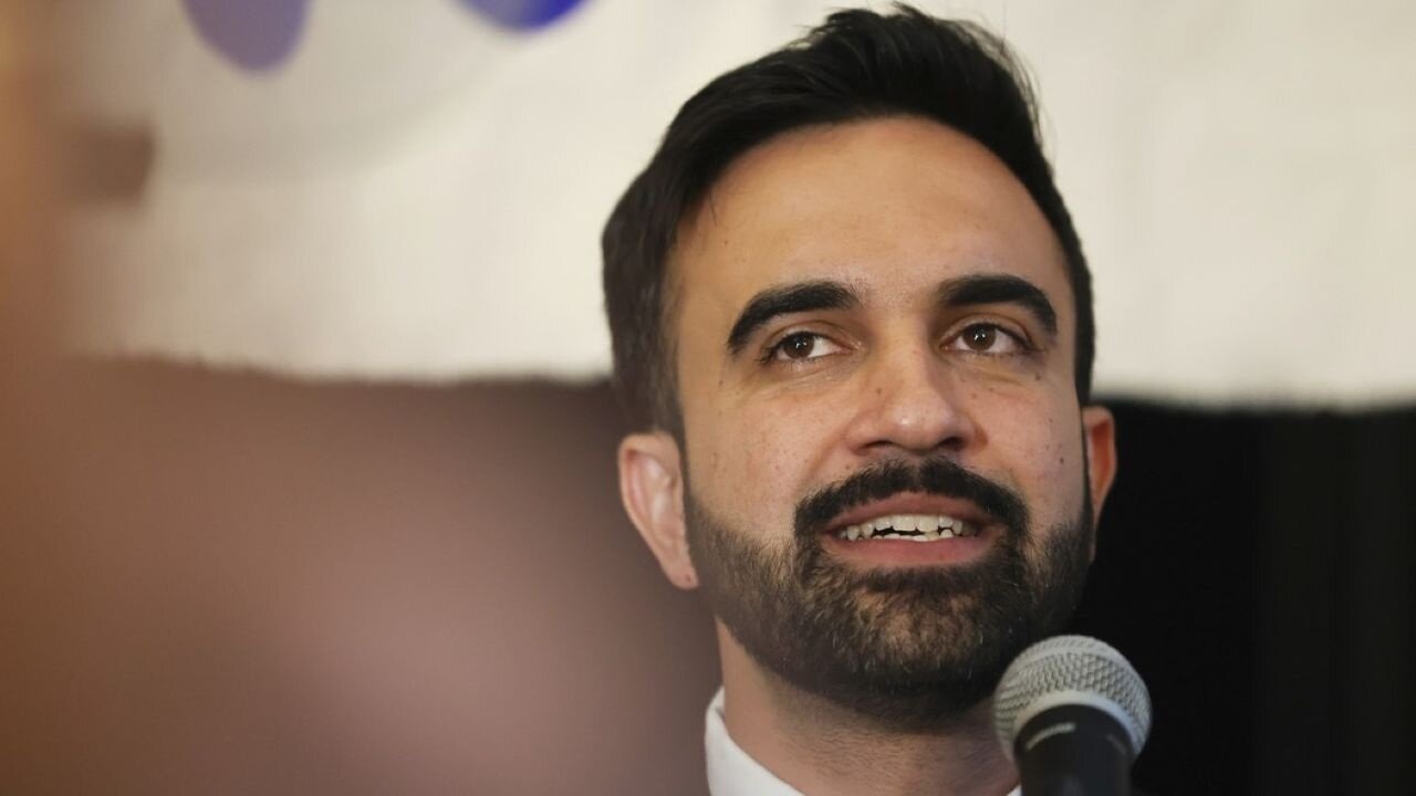 Grinner Is Served: Mamdani Eerily Smiles When Told Jeffries Doesn't See Him As Dem Party's Future