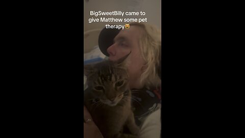 BigSweetBilly came to give Matthew some pet therapy😻♥️ #tbi #bsb #therapy #love #cat