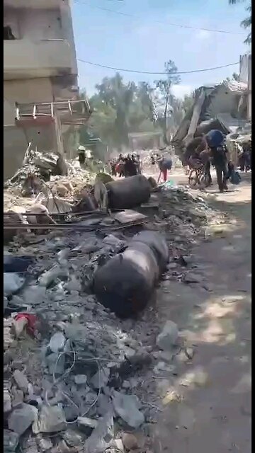 Many Gazans began to leave the northern part of the strip and move down south.