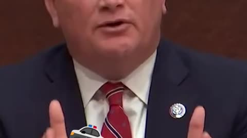 Congressman James Comer confronts Chicago's mayor on ICE deportation orders!