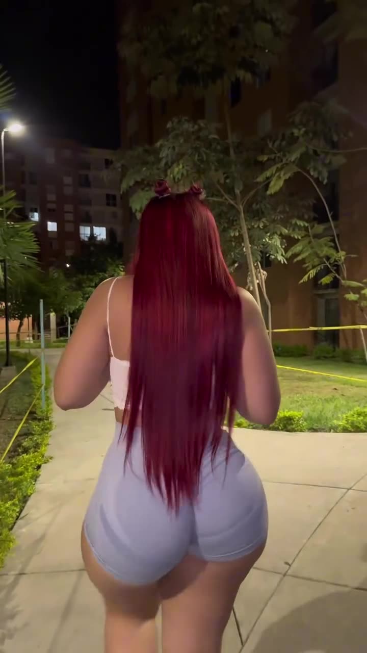 🍑 Big Booty Red Head 👀