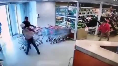 Nog Shoplifter Tries To Escape But Gets BEANED By Security Instead!
