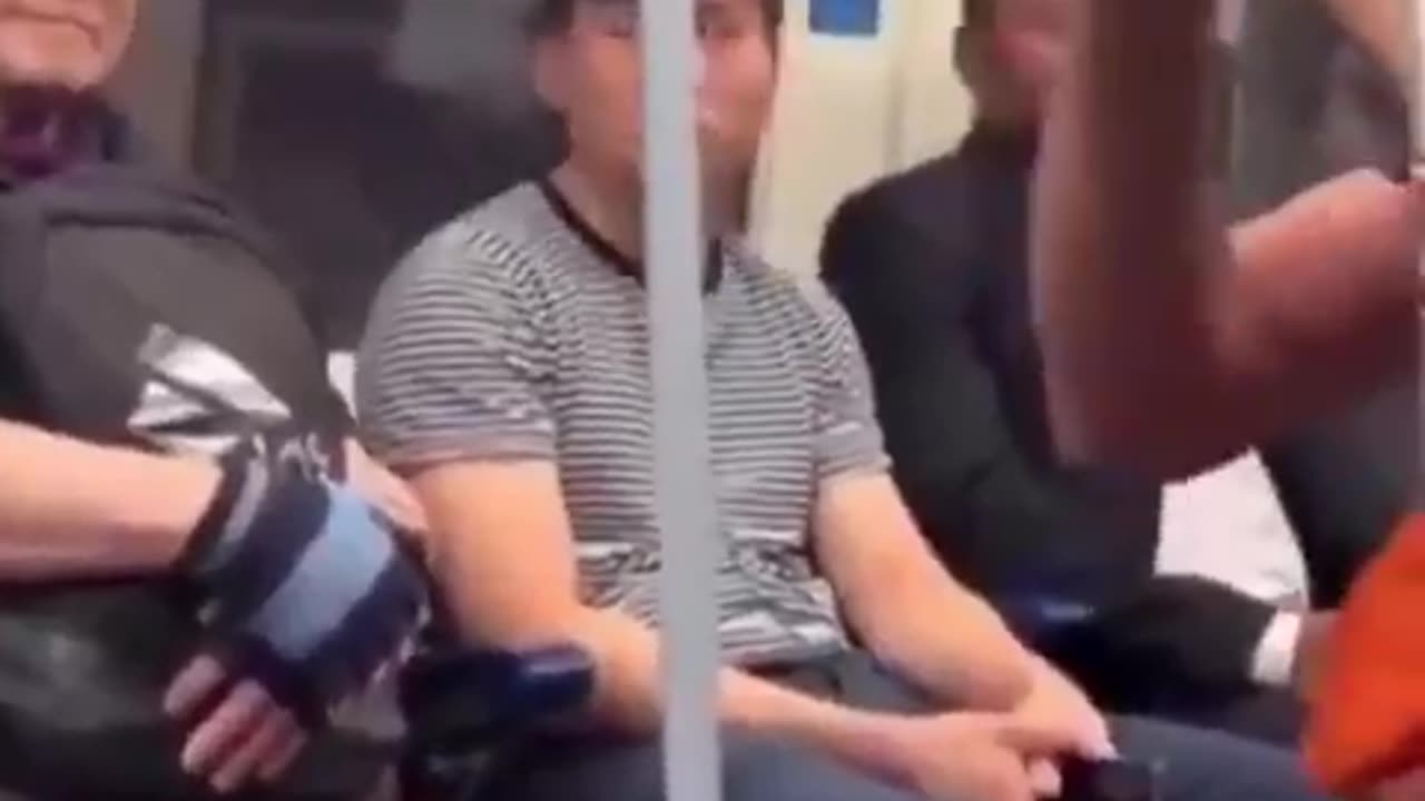London Subway Irishman explains to Zionists why everyone hates them