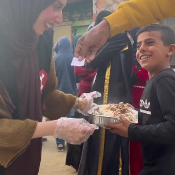 I had the honor to cook for the families in Syrian